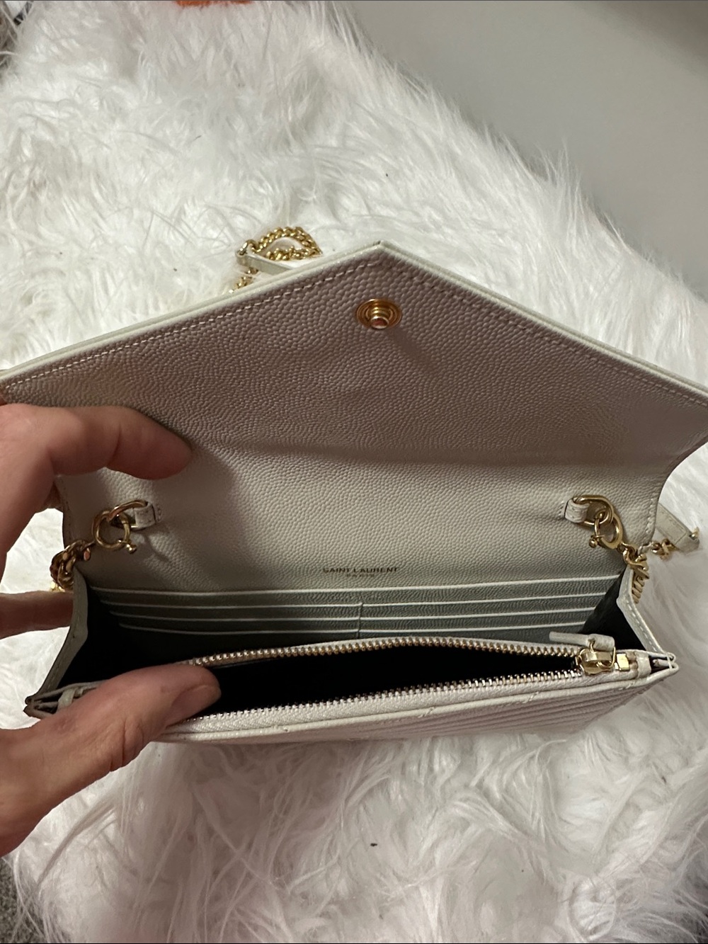 Yves Saint Laurent Cassandre off white Quilted Leather Chain Crossbody - Picture 3 of 8